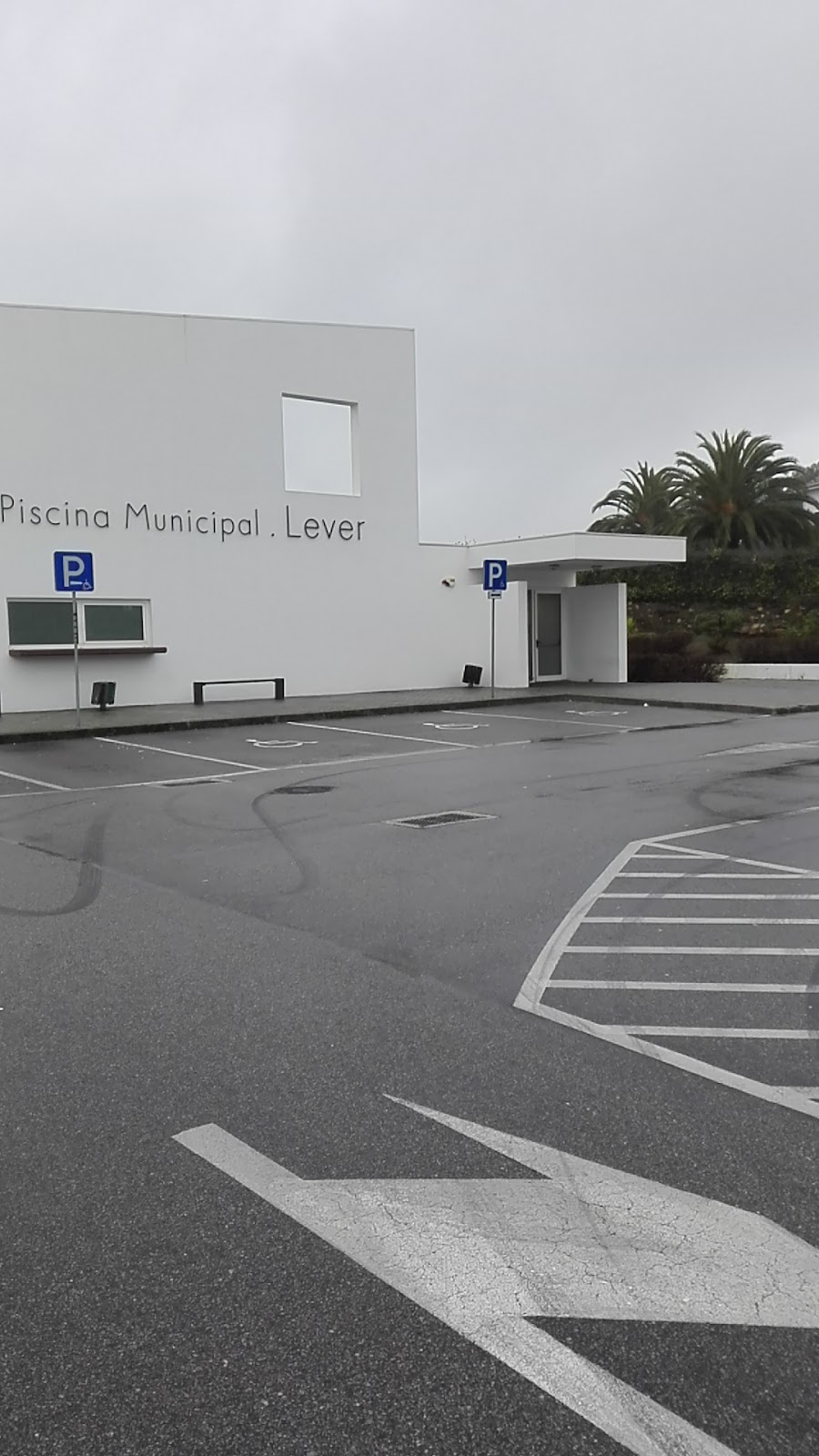 Piscina Municipal Lever