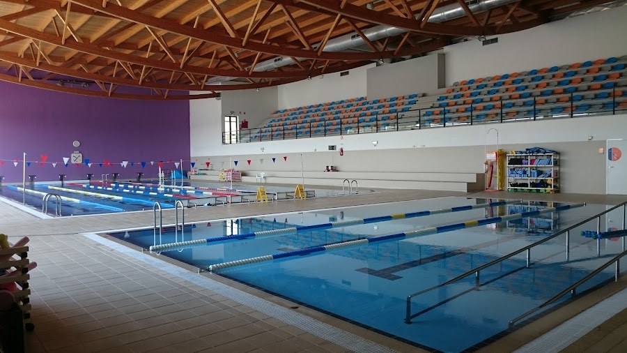 Piscina Semiolímpica Villa Restelo