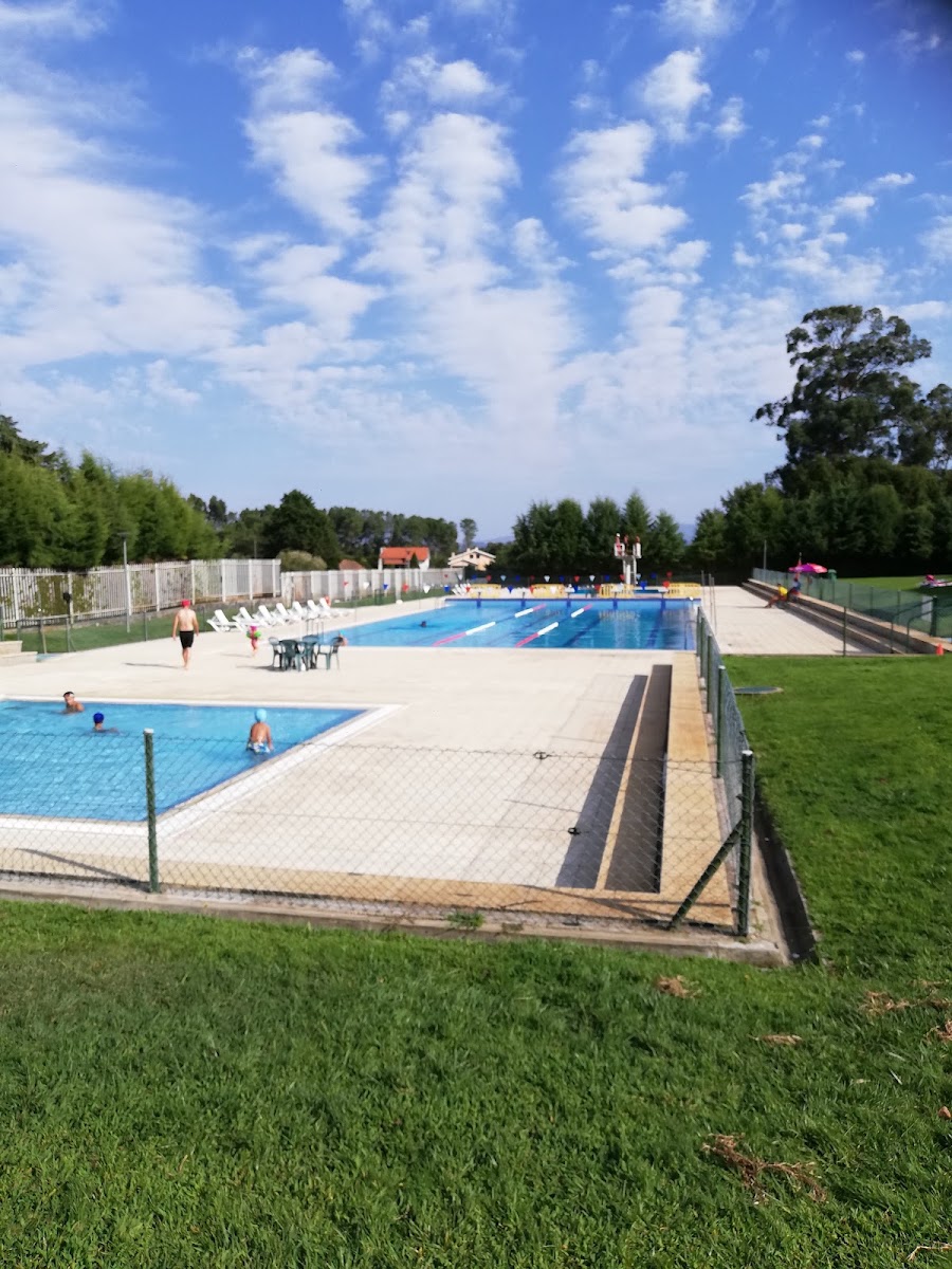 Piscina com trampolins olímpicos - Piscinas Municipais de Carregal do Sal